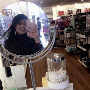 Meet your Posher, Wendy